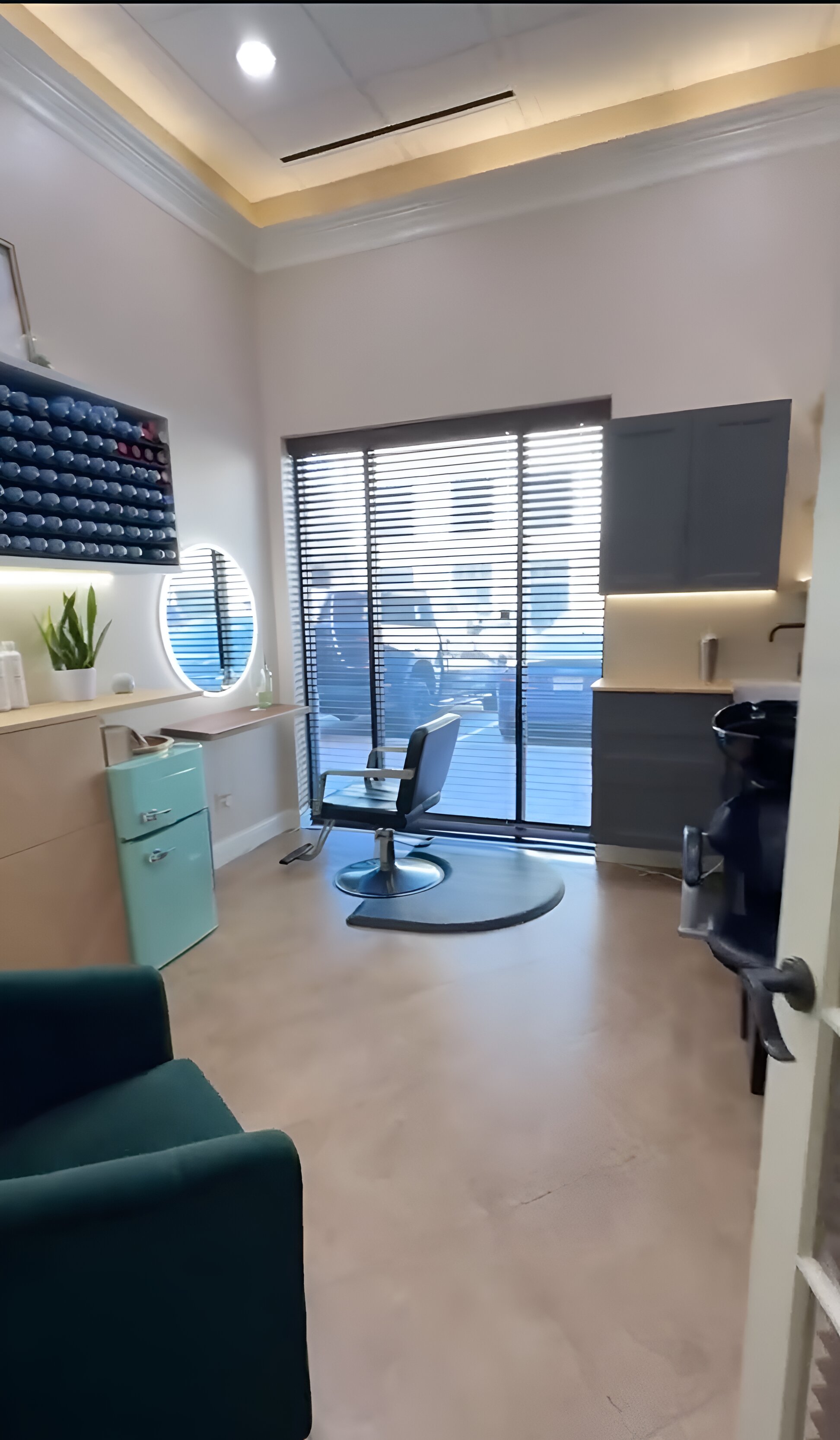 Minh Nguyen - Expert Hair Stylist in Houston's Vintage Park area